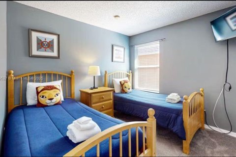 Casa en venta en Kissimmee, Florida, 7 dormitorios, 263.29 m2 № 2022454 - foto 8