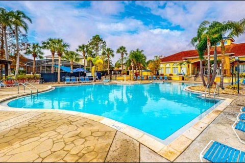 Casa en venta en Kissimmee, Florida, 7 dormitorios, 263.29 m2 № 2022454 - foto 30