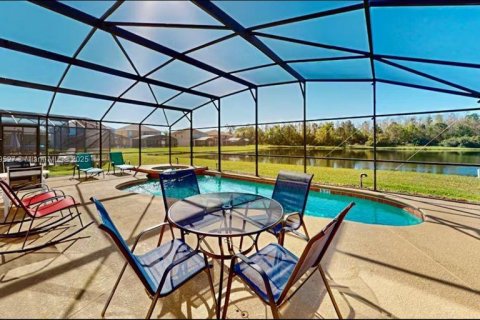 Casa en venta en Kissimmee, Florida, 7 dormitorios, 263.29 m2 № 2022454 - foto 5