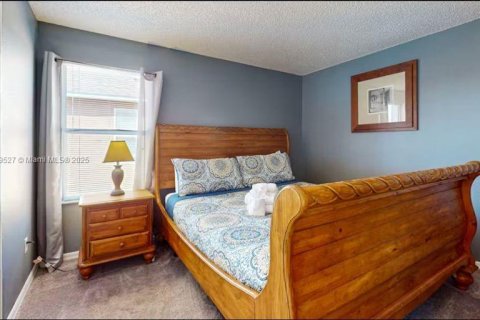 Casa en venta en Kissimmee, Florida, 7 dormitorios, 263.29 m2 № 2022454 - foto 12