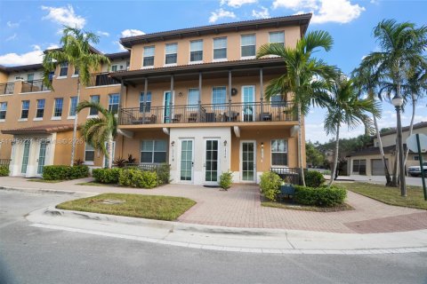 Condominio en venta en Pembroke Pines, Florida, 2 dormitorios, 96.62 m2 № 2019942 - foto 2
