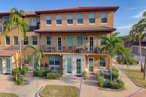 Condominio en Pembroke Pines, Florida, 2 dormitorios  № 2019942