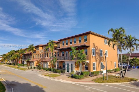 Condominio en venta en Pembroke Pines, Florida, 2 dormitorios, 96.62 m2 № 2019942 - foto 28