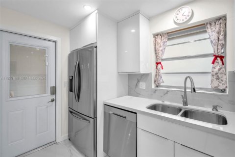 Купить кондоминиум в Холливуд, Флорида 2 спальни, 102.19м2, № 1987812 - фото 7