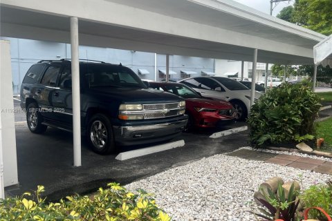 Купить кондоминиум в Холливуд, Флорида 2 спальни, 102.19м2, № 1987812 - фото 30