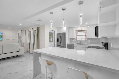 Купить кондоминиум в Холливуд, Флорида 2 спальни, 102.19м2, № 1987812 - фото 5