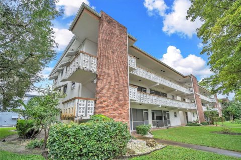 Купить кондоминиум в Холливуд, Флорида 2 спальни, 102.19м2, № 1987812 - фото 28