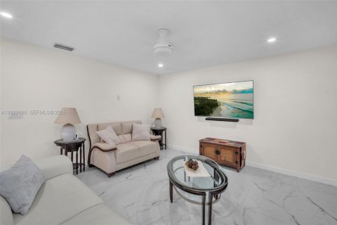 Купить кондоминиум в Холливуд, Флорида 2 спальни, 102.19м2, № 1987812 - фото 10