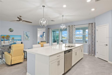 Condo in Punta Gorda, Florida, 3 bedrooms № 2111779 - photo 12