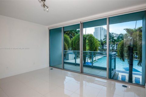 Condominio en venta en Aventura, Florida, 2 dormitorios, 154.5 m2 № 2022548 - foto 9