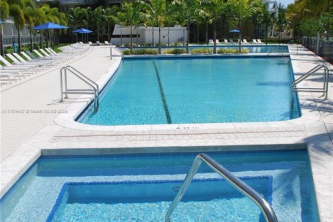 Condominio en venta en Aventura, Florida, 2 dormitorios, 154.5 m2 № 2022548 - foto 8