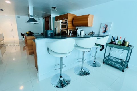 Condominio en venta en Aventura, Florida, 2 dormitorios, 154.5 m2 № 2022548 - foto 4