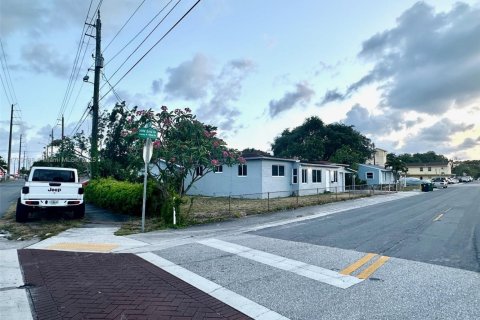 House in Dania Beach, Florida 3 bedrooms, 118.17 sq.m. № 1711791 - photo 21