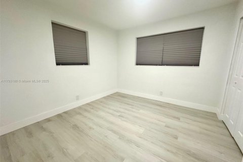 House in Dania Beach, Florida 3 bedrooms, 118.17 sq.m. № 1711791 - photo 10
