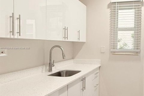 Apartment in Miami Beach, Florida 43.2 sq.m. № 1955968 - photo 7