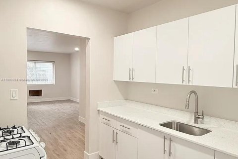 Apartment in Miami Beach, Florida 43.2 sq.m. № 1955968 - photo 6