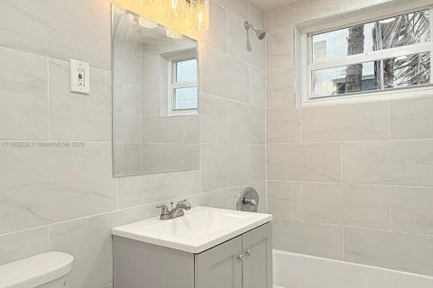 Apartment in Miami Beach, Florida 43.2 sq.m. № 1955968 - photo 4