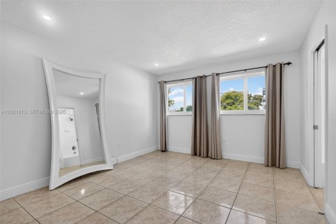Copropriété à louer à Bay Harbor Islands, Floride: 2 chambres, 86.31 m2 № 2256958 - photo 13