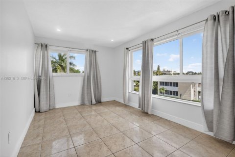 Copropriété à louer à Bay Harbor Islands, Floride: 2 chambres, 86.31 m2 № 2256958 - photo 23
