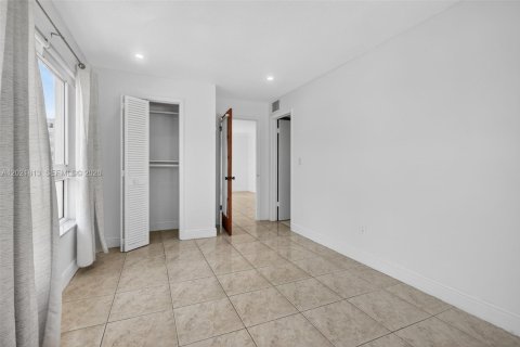 Copropriété à louer à Bay Harbor Islands, Floride: 2 chambres, 86.31 m2 № 2256958 - photo 24