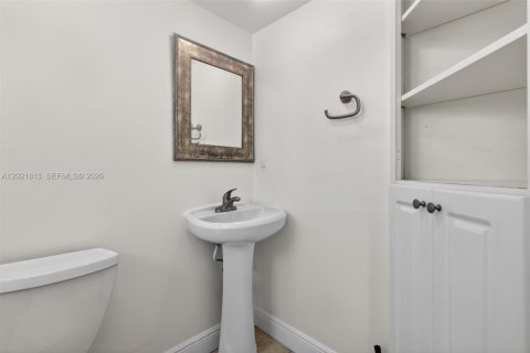 Copropriété à louer à Bay Harbor Islands, Floride: 2 chambres, 86.31 m2 № 2256958 - photo 19