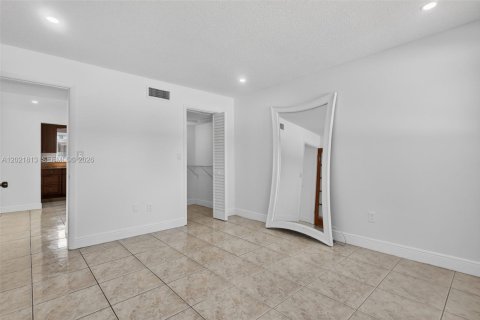 Copropriété à louer à Bay Harbor Islands, Floride: 2 chambres, 86.31 m2 № 2256958 - photo 15