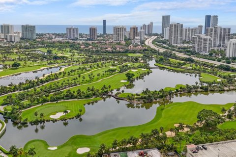 Купить кондоминиум в Авентура, Флорида 2 спальни, 109.16м2, № 1994169 - фото 1