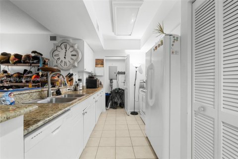 Купить кондоминиум в Авентура, Флорида 2 спальни, 109.16м2, № 1994169 - фото 15