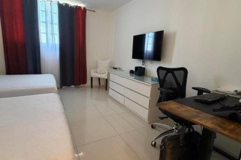 Condominio en alquiler en Sunny Isles Beach, Florida, 1 dormitorio, 92.9 m2 № 2171395 - foto 23