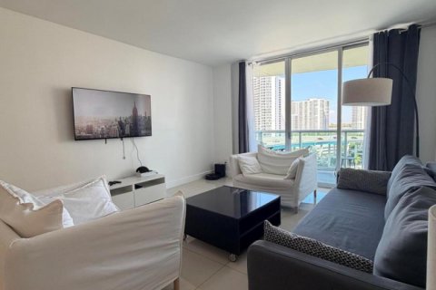 Condominio en alquiler en Sunny Isles Beach, Florida, 1 dormitorio, 92.9 m2 № 2171395 - foto 15
