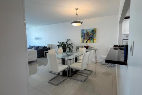 Condominio en alquiler en Sunny Isles Beach, Florida, 1 dormitorio, 92.9 m2 № 2171395 - foto 6