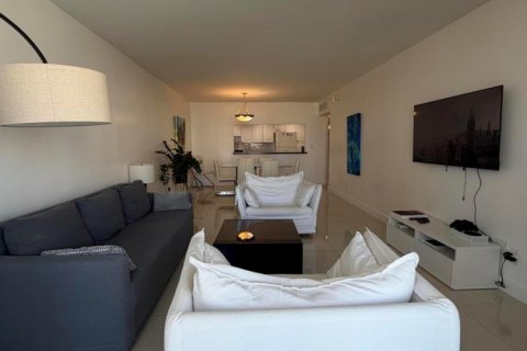 Condominio en alquiler en Sunny Isles Beach, Florida, 1 dormitorio, 92.9 m2 № 2171395 - foto 17