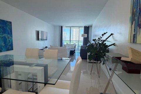 Condominio en alquiler en Sunny Isles Beach, Florida, 1 dormitorio, 92.9 m2 № 2171395 - foto 13
