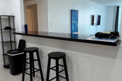 Condominio en alquiler en Sunny Isles Beach, Florida, 1 dormitorio, 92.9 m2 № 2171395 - foto 3