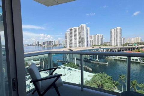 Condominio en alquiler en Sunny Isles Beach, Florida, 1 dormitorio, 92.9 m2 № 2171395 - foto 9