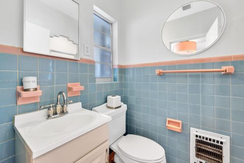 Villa ou maison à louer à Miami Beach, Floride: 4 chambres, 205.69 m2 № 1974673 - photo 30