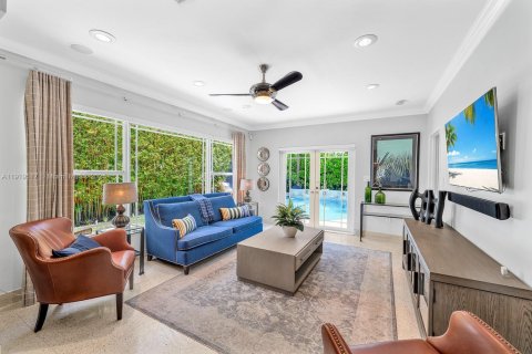 Villa ou maison à louer à Miami Beach, Floride: 4 chambres, 205.69 m2 № 1974673 - photo 15