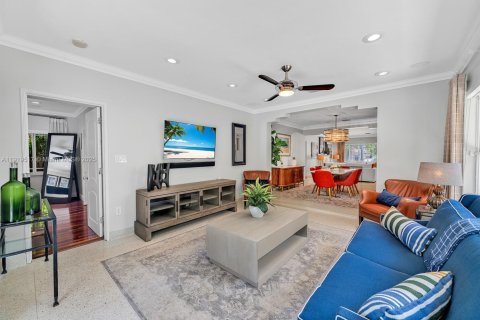 Villa ou maison à louer à Miami Beach, Floride: 4 chambres, 205.69 m2 № 1974673 - photo 16