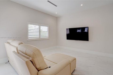 Купить виллу или дом в Майами, Флорида 3 спальни, 225.47м2, № 1887547 - фото 15