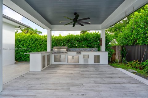 Купить виллу или дом в Майами, Флорида 3 спальни, 225.47м2, № 1887547 - фото 24