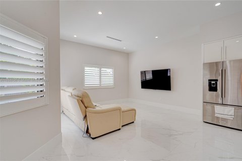 Купить виллу или дом в Майами, Флорида 3 спальни, 225.47м2, № 1887547 - фото 14