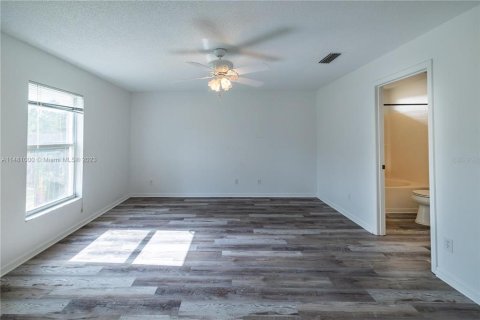 House in Palm Bay, Florida 3 bedrooms, 145.11 sq.m. № 1564368 - photo 13