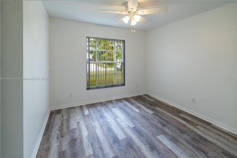 House in Palm Bay, Florida 3 bedrooms, 145.11 sq.m. № 1564368 - photo 15