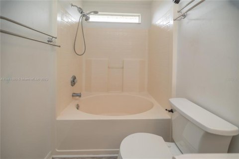 House in Palm Bay, Florida 3 bedrooms, 145.11 sq.m. № 1564368 - photo 21