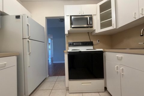 Condo in Fort Lauderdale, Florida, 2 bedrooms № 2247220 - photo 6