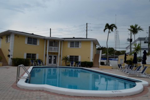 Condo in Fort Lauderdale, Florida, 2 bedrooms № 2247220 - photo 20