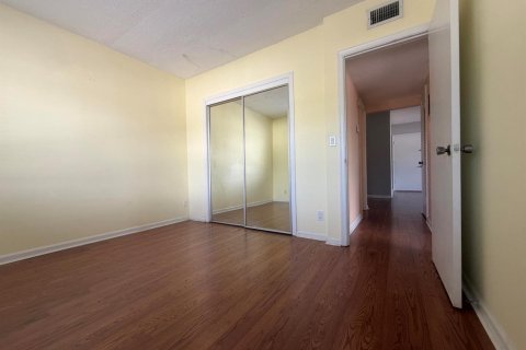 Condo in Fort Lauderdale, Florida, 2 bedrooms № 2247220 - photo 7