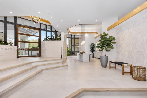 House in Weston, Florida 6 bedrooms, 988.02 sq.m. № 2023220 - photo 7