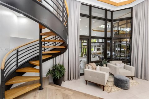 House in Weston, Florida 6 bedrooms, 988.02 sq.m. № 2023220 - photo 27