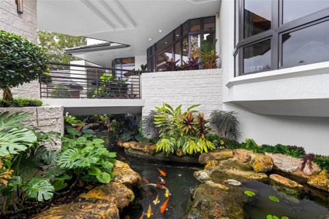 House in Weston, Florida 6 bedrooms, 988.02 sq.m. № 2023220 - photo 6